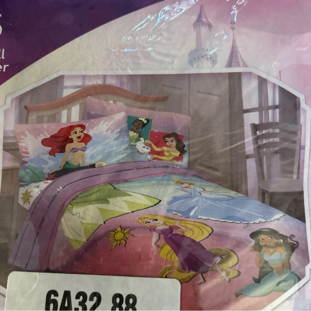Disney Princess Microfiber Twin/ Full Reversible Comforter